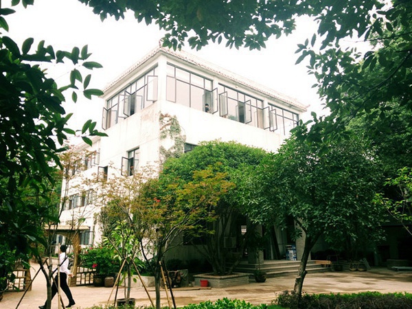 主樓側面.jpg