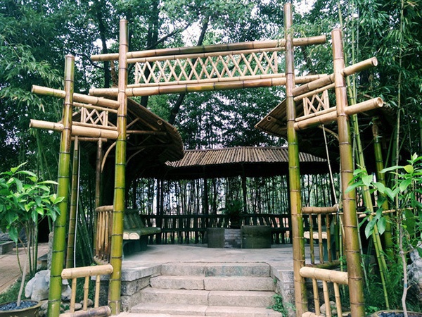 樓后竹亭.jpg